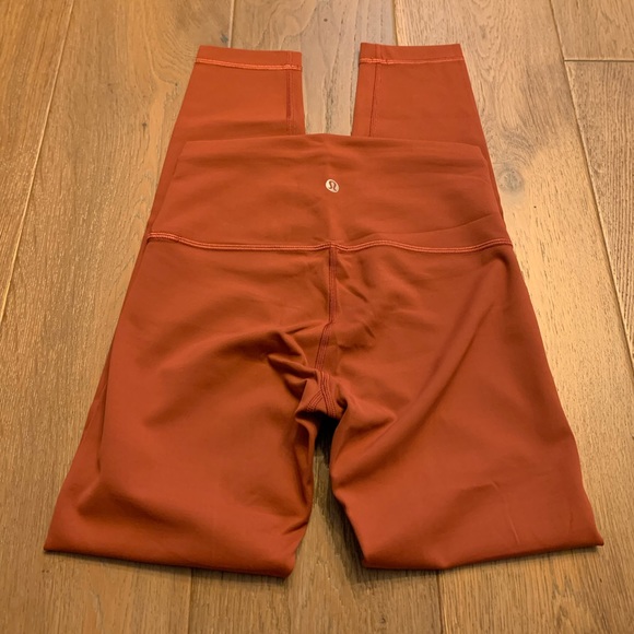 Lululemon Chianti Wunder Train Pant 25” size 4. - Picture 4 of 6
